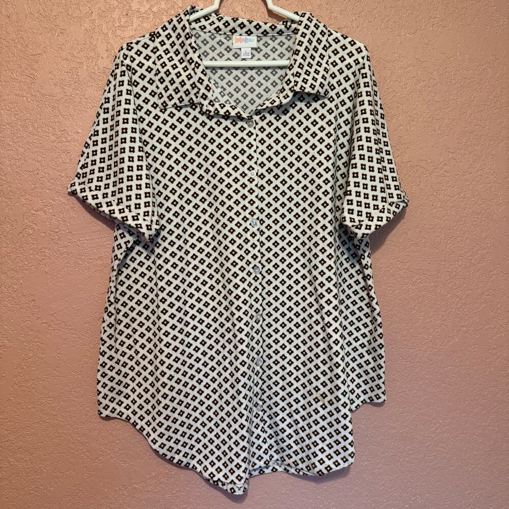 Retro Style Groovy Button Up Collared Lightweight Top Large Diamond Statement